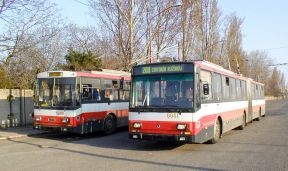 Trolejbus #6619 prišiel z GO, #6269 odišiel do Bystrice