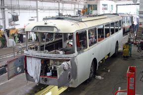 Historický trolejbus sa podrobuje generálnej oprave