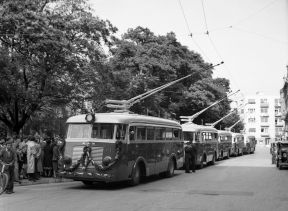 Pred 75 rokmi začal v Bratislave premávať moderný trolejbus