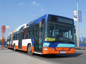 Dopravný podnik testuje kĺbové autobusy Volvo 7000A