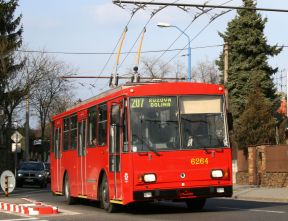 Z generálnej opravy sa vrátil trolejbus Škoda 14 Tr #6264