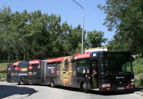 Autobusy SOR NB 18 s novými reklamami