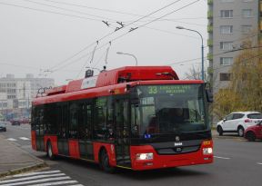 Trolejbus Škoda 30 TrDG v skúšobnej prevádzke s cestujúcimi