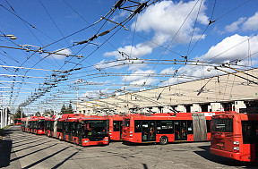 Výstavba nových trolejbusových tratí mešká