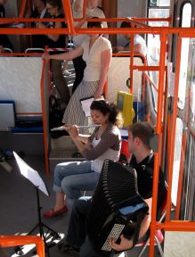 Dnes v električke linky 6 bude hrať hudba (25.5.2012 14:03 – 18:00)