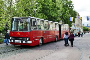 Výstava historických autobusov (10.5.2015)