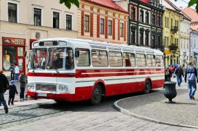 Výstava historických autobusov (8.5.2016 10:00 – 16:00)