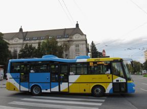 Nové midibusy a kĺbové autobusy sa zaraďujú do premávky