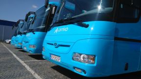 Cestujúcich v okresoch Levice a Nové Zámky oddnes vozí päť nových autobusov