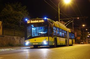 Nový trolejbus Škoda 27 Tr Solaris bol uvedený do prevádzky s cestujúcimi