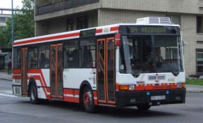 V Petržalke by mohli jazdiť novšie autobusy, premávajú staršie