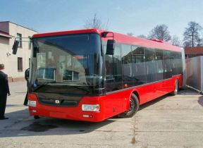 DPB dostal prvé kĺbové autobusy SOR NB 18