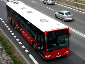 15-metrové "second-hand" autobusy sú už v Bratislave