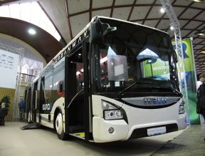Nové sólo autobusy a midibusy dodajú Corex a Solaris