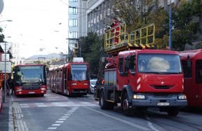 Mimoriadne: Prerušenie premávky električiek a trolejbusov na Račianskom mýte