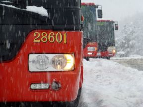 Mimoriadne: Snehová kalamita: Devínska cesta je neprejazdná