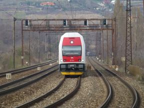 Posilnenie vlakov v Bratislave: Marketing alebo reálny úžitok?