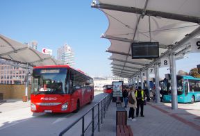 Náhradná autobusová stanica Mlynské nivy bola uvedená do prevádzky