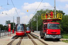 Mimoriadne: Prerušená premávka električiek v Petržalke