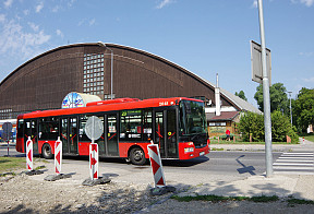 Mesto začína budovať buspruhy na Harmincovej ulici