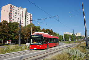 Mimoriadne: Prerušená premávka linky 4 v Dúbravke